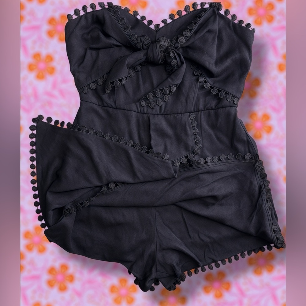 Black Pom-Pom Trim Spaghetti Strap Romper - Picture 4 of 9